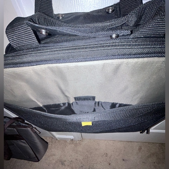 Black Targus Laptop multiple functions case! - Picture 17 of 17